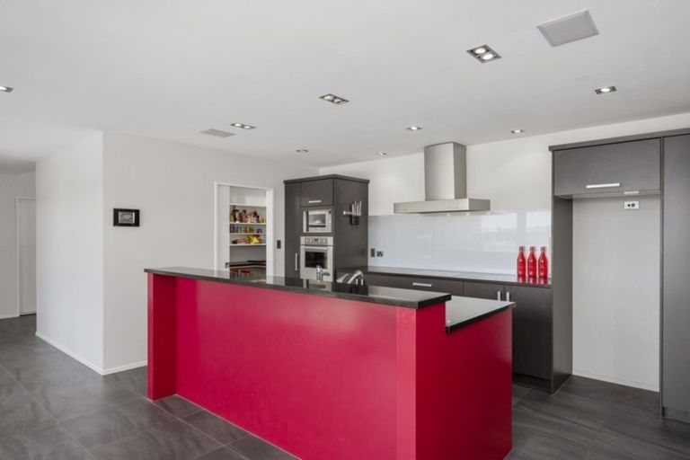 Photo of property in 115 Oriental Parade, Papamoa Beach, Papamoa, 3118