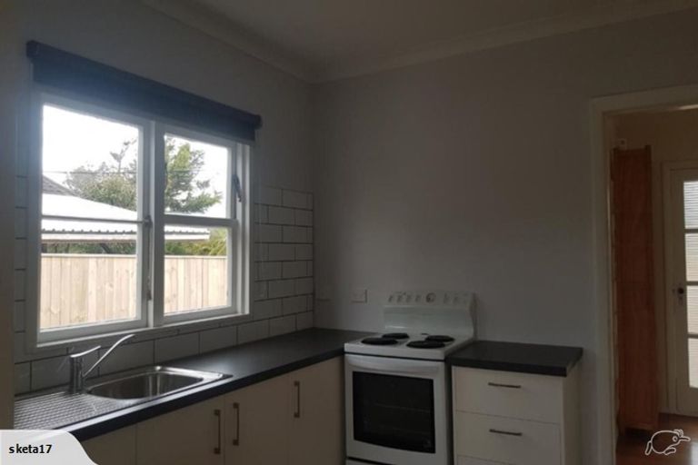 Photo of property in 43 Martin Road, Paraparaumu Beach, Paraparaumu, 5032