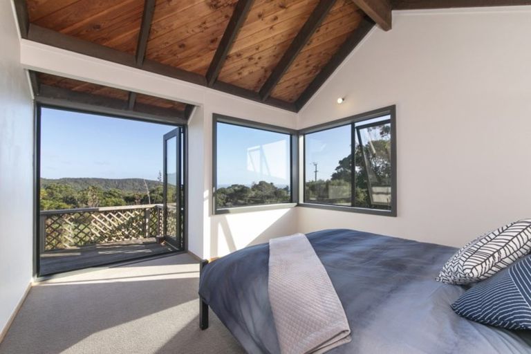 Photo of property in 140 Lone Kauri Road, Karekare, New Lynn, 0772