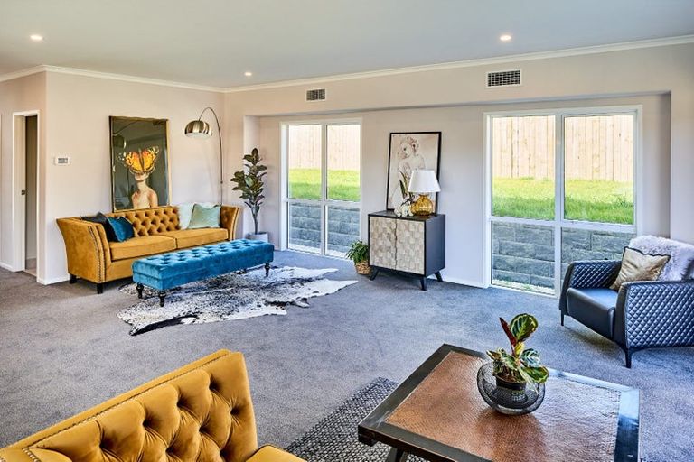 Photo of property in 113 Queen Charlotte Drive, Aotea, Porirua, 5024