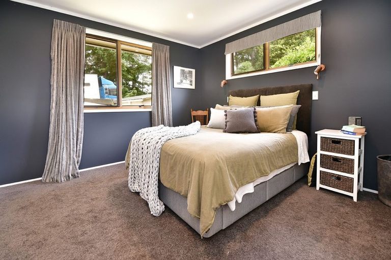 Photo of property in 1708 South Head Road, South Head, Helensville, 0874