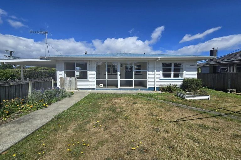 Photo of property in 34 Hannan Street, Levin, 5510