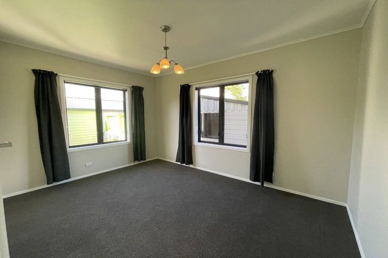 Photo of property in 23 List Street, Welbourn, New Plymouth, 4310
