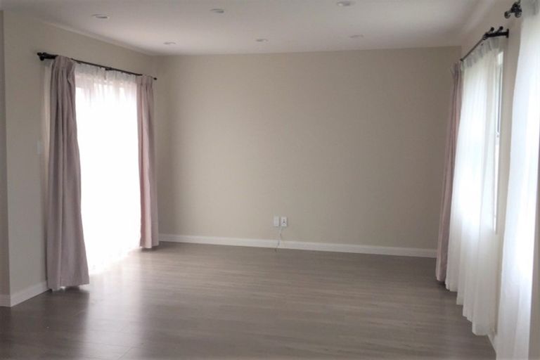 Photo of property in 61 Moore Street, Howick, Auckland, 2014