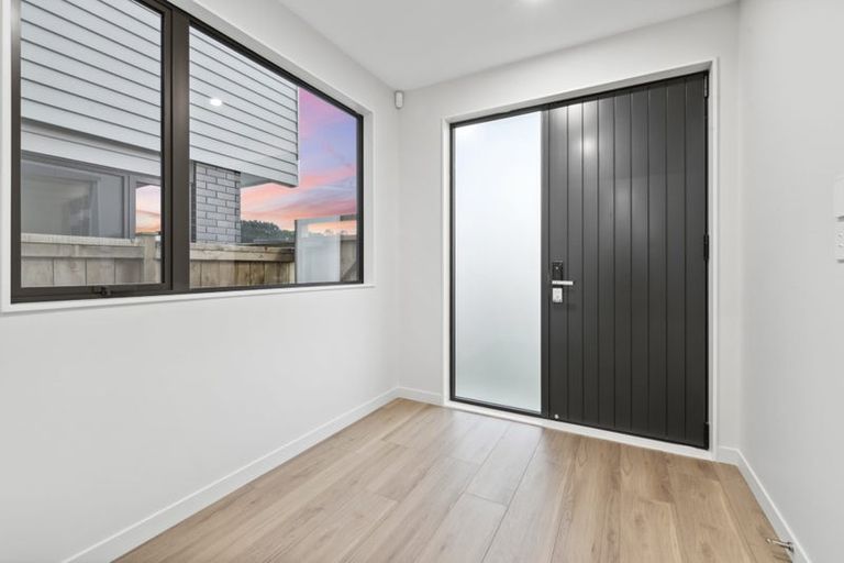 Photo of property in 30b Hearth Street, Flat Bush, 2019