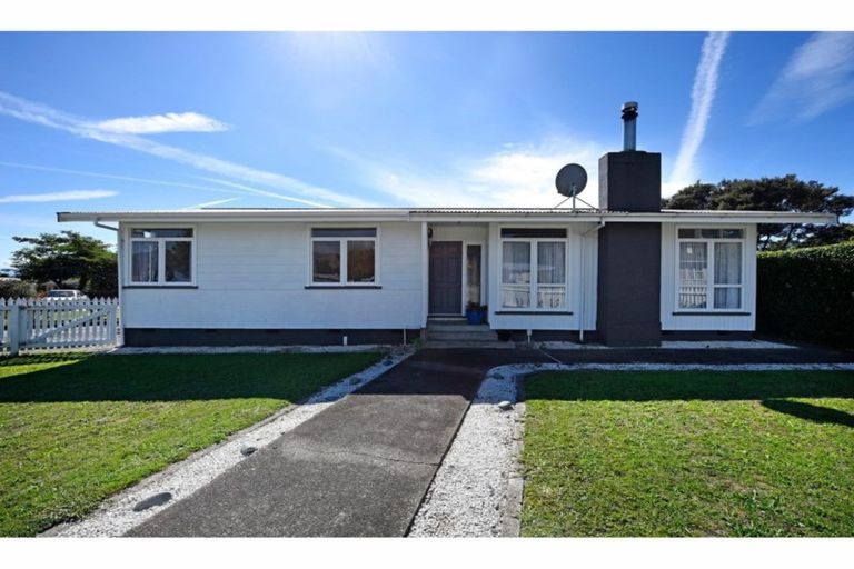 Photo of property in 43 Tennyson Crescent, Stoke, Nelson, 7011