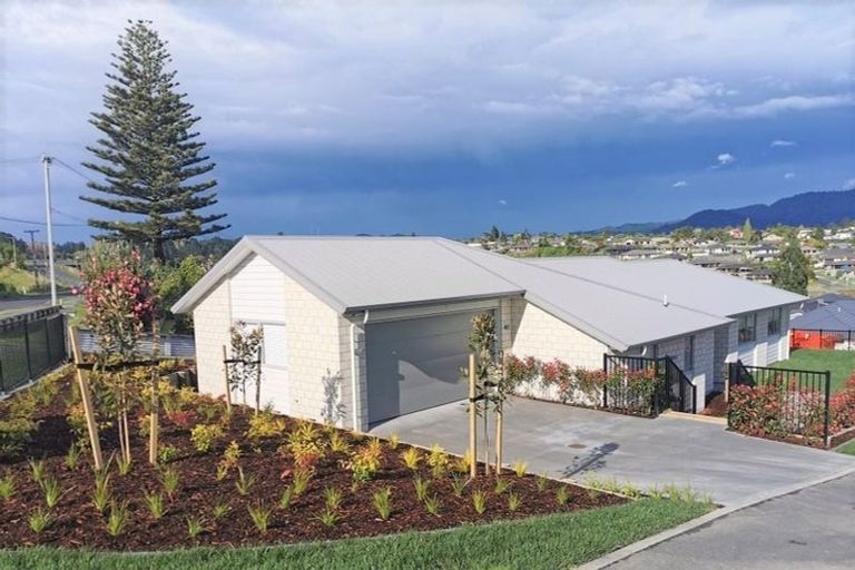 Photo of property in 1 Lomay Place, Te Puke, 3119