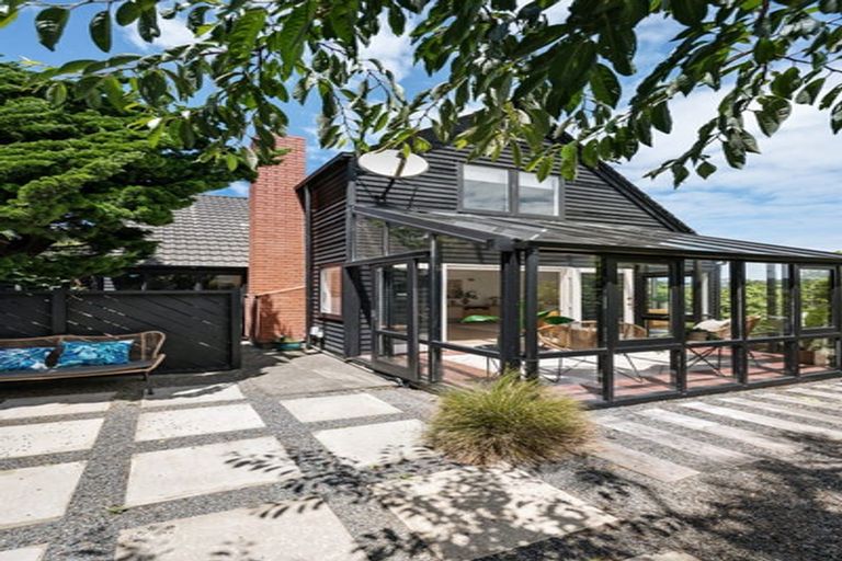 Photo of property in 16 Indira Place, Khandallah, Wellington, 6035