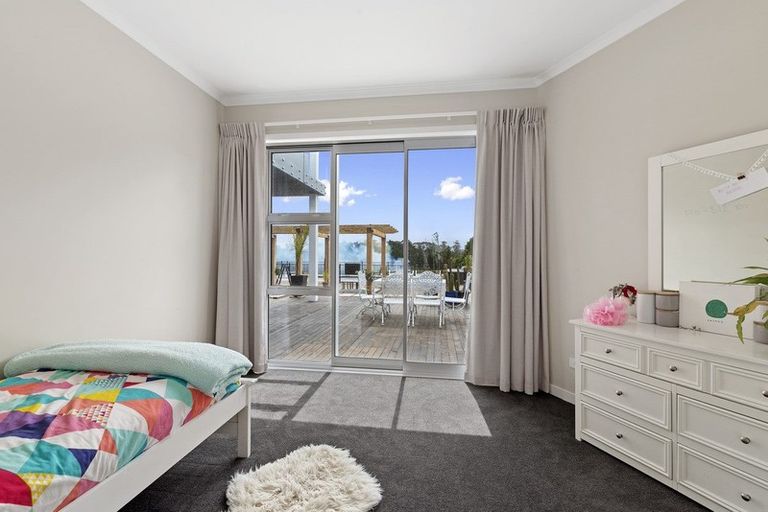 Photo of property in 402 Paremoremo Road, Paremoremo, Auckland, 0632