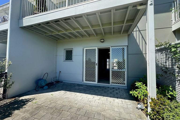 Photo of property in 9/15 Bishop Lenihan Place, East Tamaki, Auckland, 2013