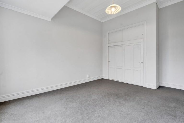 Photo of property in 35 Belt Road, Moturoa, New Plymouth, 4310