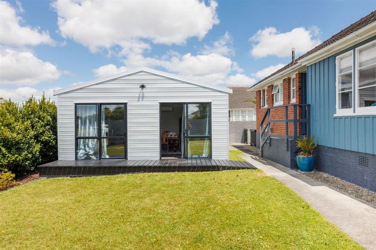 Photo of property in 59 Andrew Avenue, Roslyn, Palmerston North, 4414