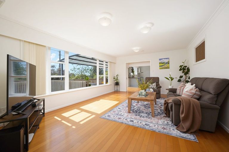 Photo of property in 46 Lowtherhurst Road, Massey, Auckland, 0614
