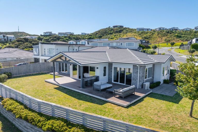 Photo of property in 25 Ken Douglas Drive, Aotea, Porirua, 5024