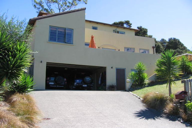 Photo of property in 18 Glenreagh Place, Torbay, Auckland, 0630