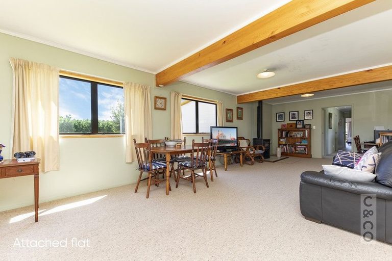 Photo of property in 144 Taupaki Road, Taupaki, Henderson, 0782