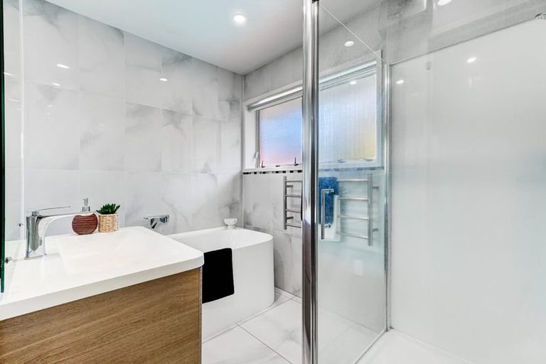 Photo of property in 2 Edendale Road, Somerville, Auckland, 2014