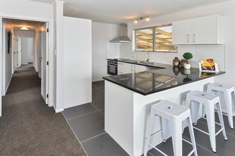 Photo of property in 3 Crispian Place, Weymouth, Auckland, 2103