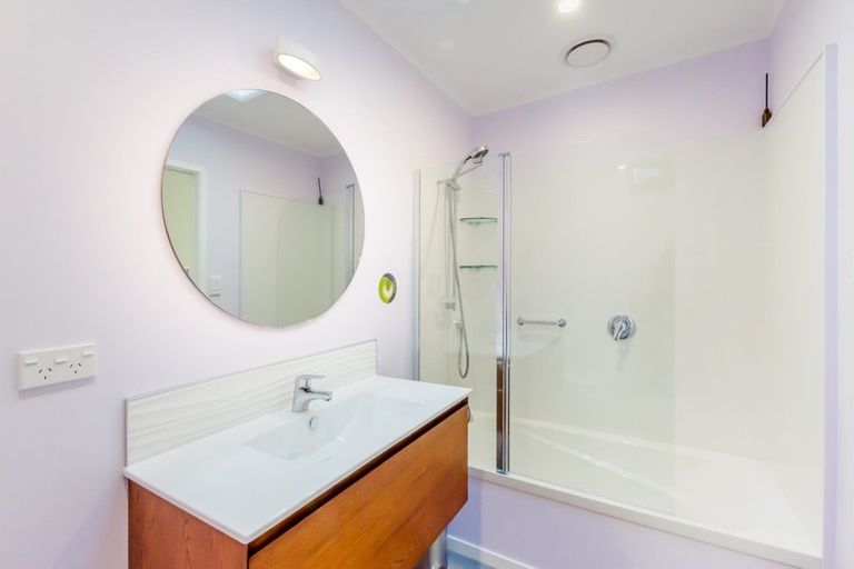 Photo of property in 9 Iti Grove, Waikanae, 5036