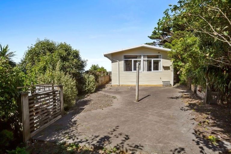 Photo of property in 60 Ironside Road, Johnsonville, Wellington, 6037