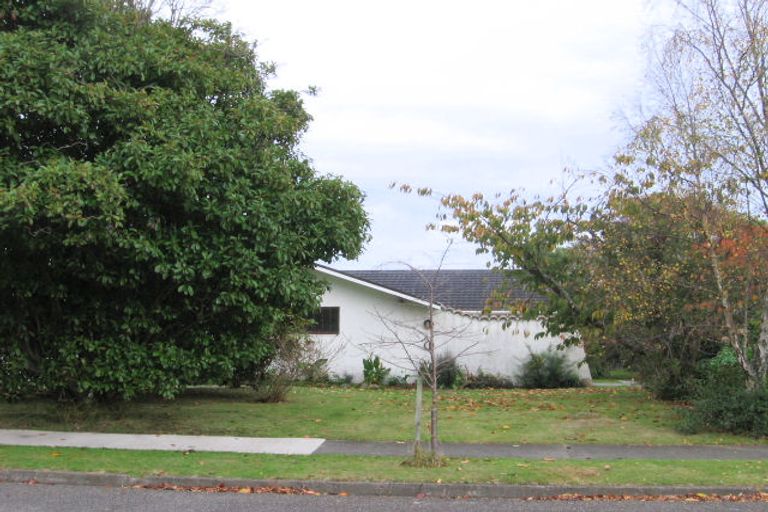 Photo of property in 16 Matai Street, Waikanae, 5036