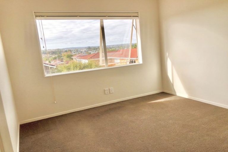 Photo of property in 95a Glenmore Road, Sunnyhills, Auckland, 2010