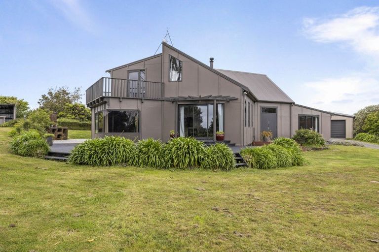 Photo of property in 20 Kiri Road, Te Kiri, Opunake, 4682
