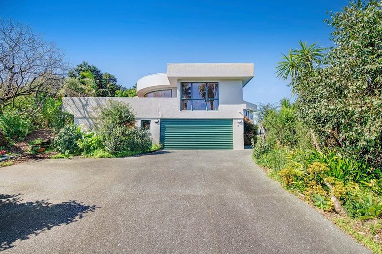 Photo of property in 13 Jelas Road, Red Beach, 0932