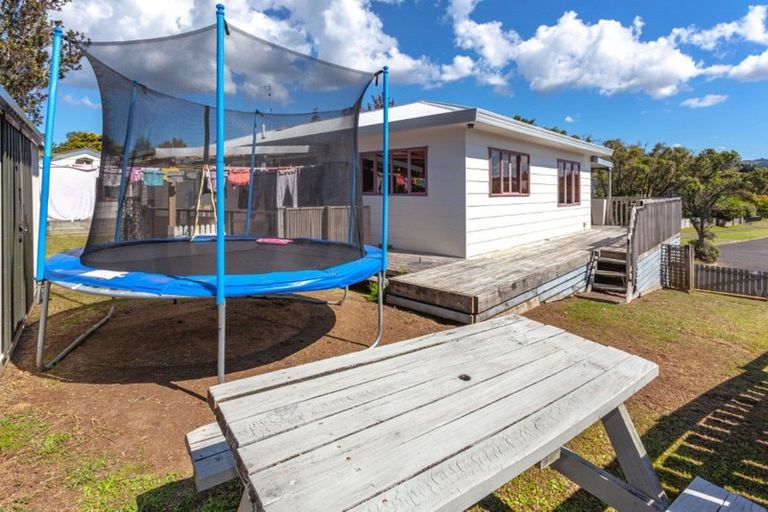 Photo of property in 119 Durrant Drive, Whangamata, 3620