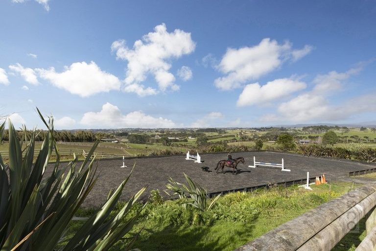 Photo of property in 175 Hanham Road, Kumeu, 0891