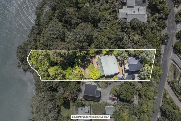 Photo of property in 39 Arapito Road, Titirangi, Auckland, 0604