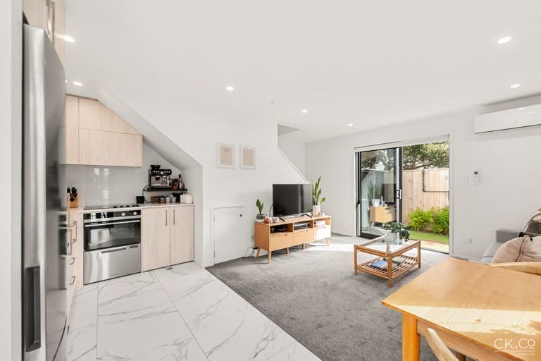 Photo of property in 2a Avon Street, Waterloo, Lower Hutt, 5011