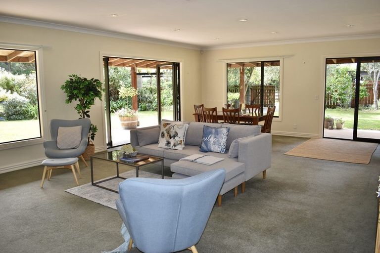 Photo of property in 224 Pukenamu Road, Te Horo, Otaki, 5581