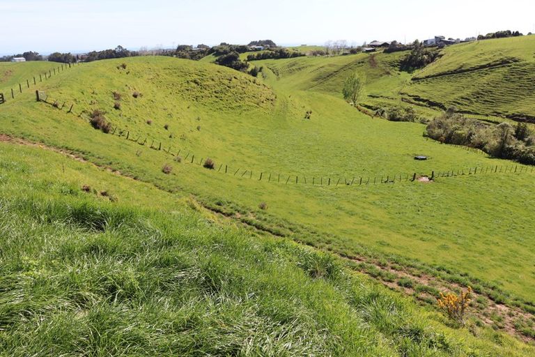 Photo of property in 888a Otaraoa Road, Tikorangi, Waitara, 4383