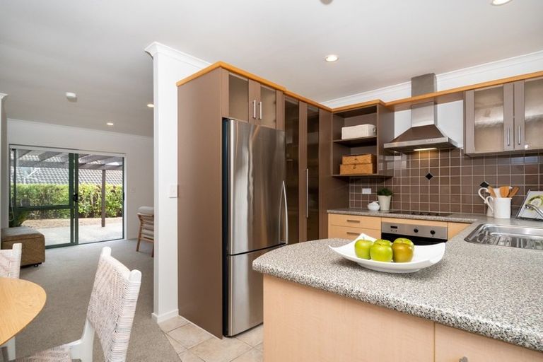 Photo of property in 32 Rush Creek Drive, Westgate, Auckland, 0614