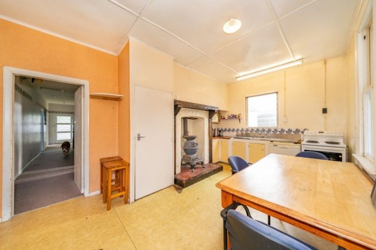 Photo of property in 43 Seddon Street, Wallaceville, Upper Hutt, 5018