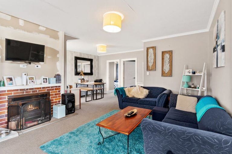 Photo of property in 13 Collingwood Road, Waiuku, 2123