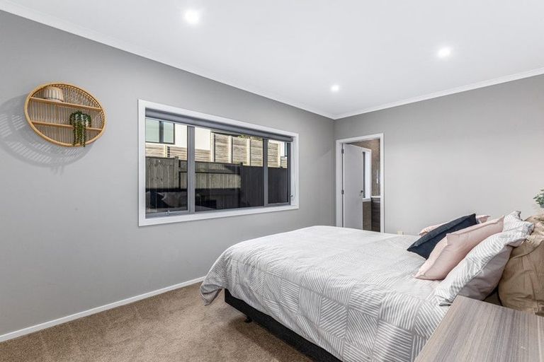 Photo of property in 10 Omaka Place, Aotea, Porirua, 5024