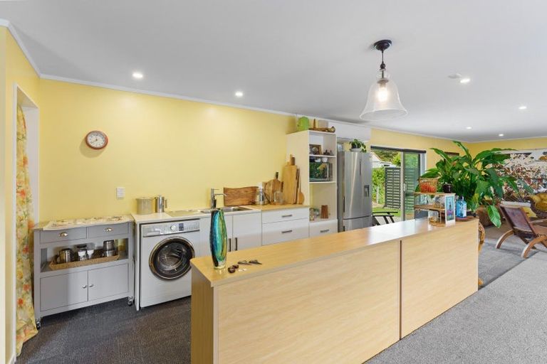 Photo of property in 6 Kohekohe Road, Waikanae, 5036