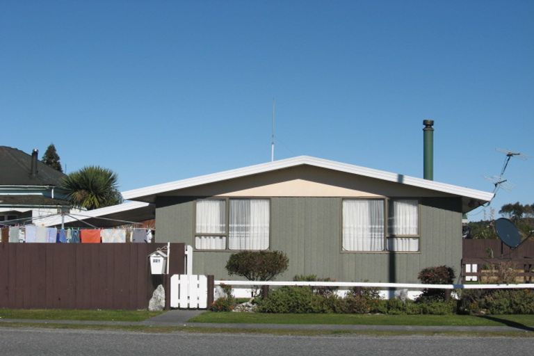 Photo of property in 221 Stafford Street, Hokitika, 7810