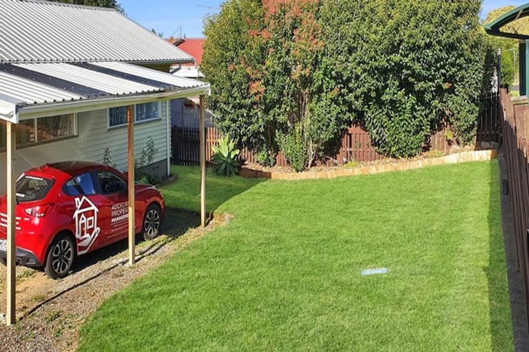 Photo of property in 91 Coronation Road, Mangere Bridge, Auckland, 2022