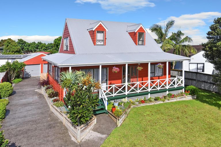 Photo of property in 164 Carnoustie Drive, Wattle Downs, Auckland, 2103
