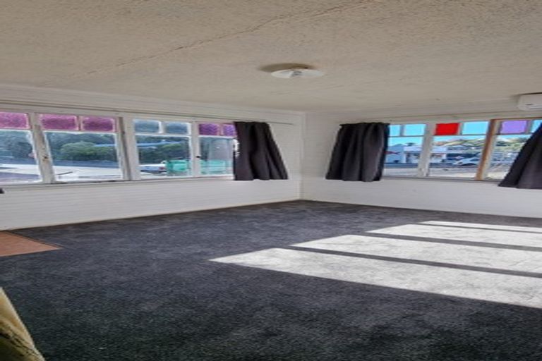 Photo of property in 80 Shakespeare Road, Bluff Hill, Napier, 4110
