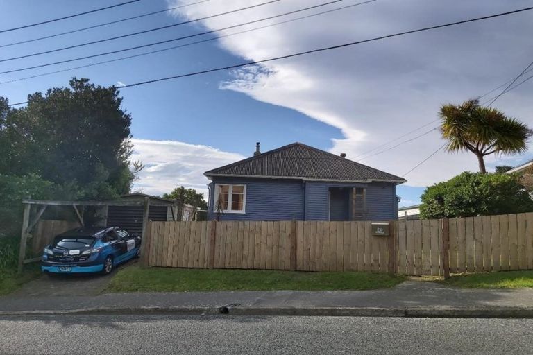 Photo of property in 31 Sidlaw Street, Strathmore Park, Wellington, 6022