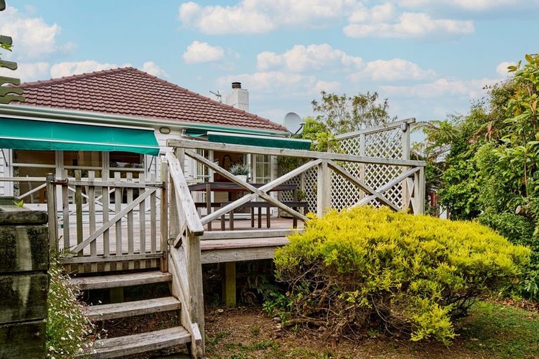 Photo of property in 196 Karori Road, Karori, Wellington, 6012