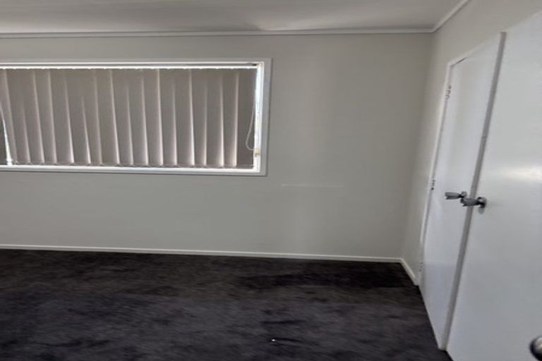 Photo of property in 19 Ribblesdale Road, Henderson, Auckland, 0612