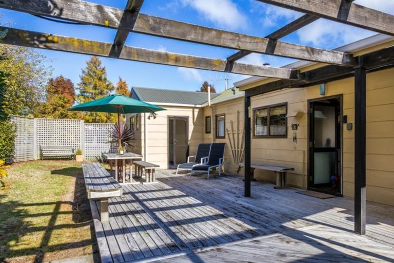 Photo of property in 76 Kinloch Road, Kinloch, Taupo, 3377