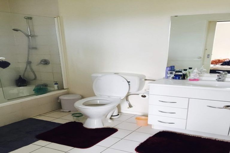 Photo of property in Krisley Court, 7/6 Ambrico Place, New Lynn, Auckland, 0600