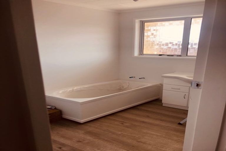 Photo of property in 105a-b Hillcrest Road, Raumati Beach, Paraparaumu, 5032