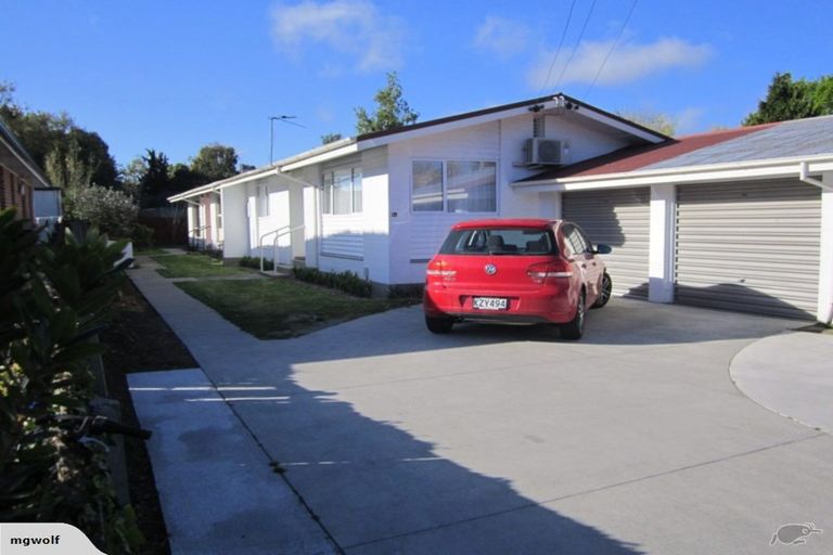 Photo of property in 2/5 Milnebank Street, Upper Riccarton, Christchurch, 8041
